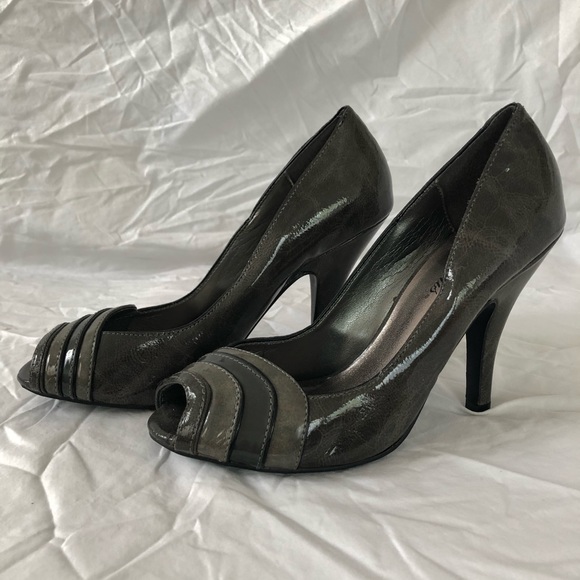 NWOT -Delicious Gun Metal Peep Toe Heels Sz 7 - Picture 3 of 8